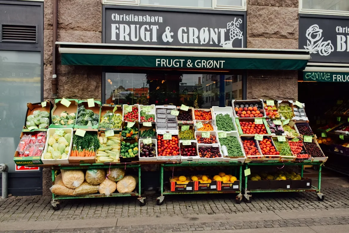 Fødevarer bliver dyrere trods faldende inflation i Danmark