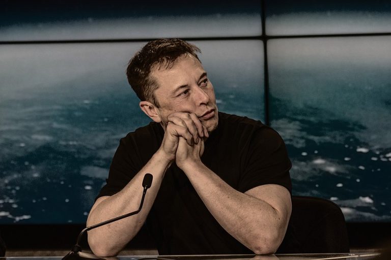 Elon Musk kræver EU afskaffet efter gigantbøde på 140 mio. dollars til X