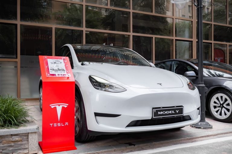 Tesla lancerer seks-personers Model Y L i USA for at løfte salget
