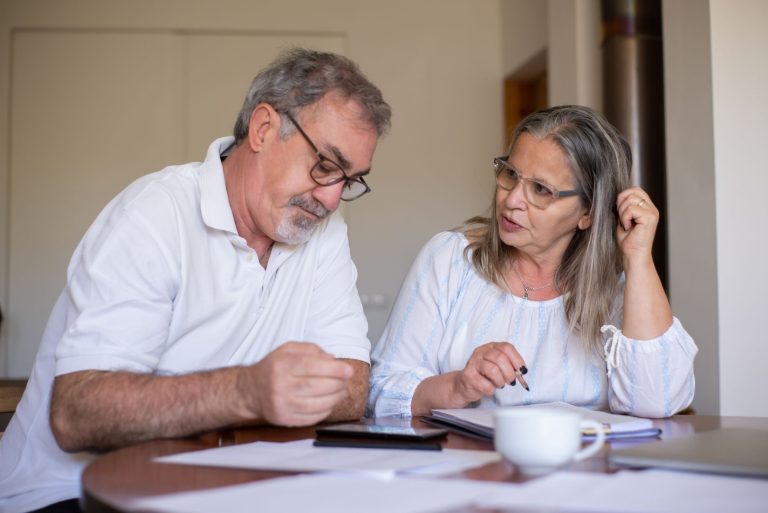 Millionær vil hjælpe forældre med pensionen: Her er strategien