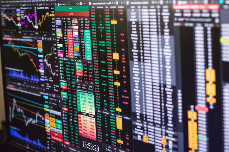 Cramer: Køb disse 5 aktier under markedets sektorrotation