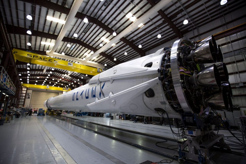 Analytiker: Tesla-aktien kan stige 20 pct. ved SpaceX-fusion